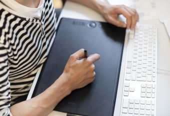 Digitales Zeichnen mit dem Zeichentablet von Wacom Digitales Zeichnen mit dem Zeichentablet von Wacom
